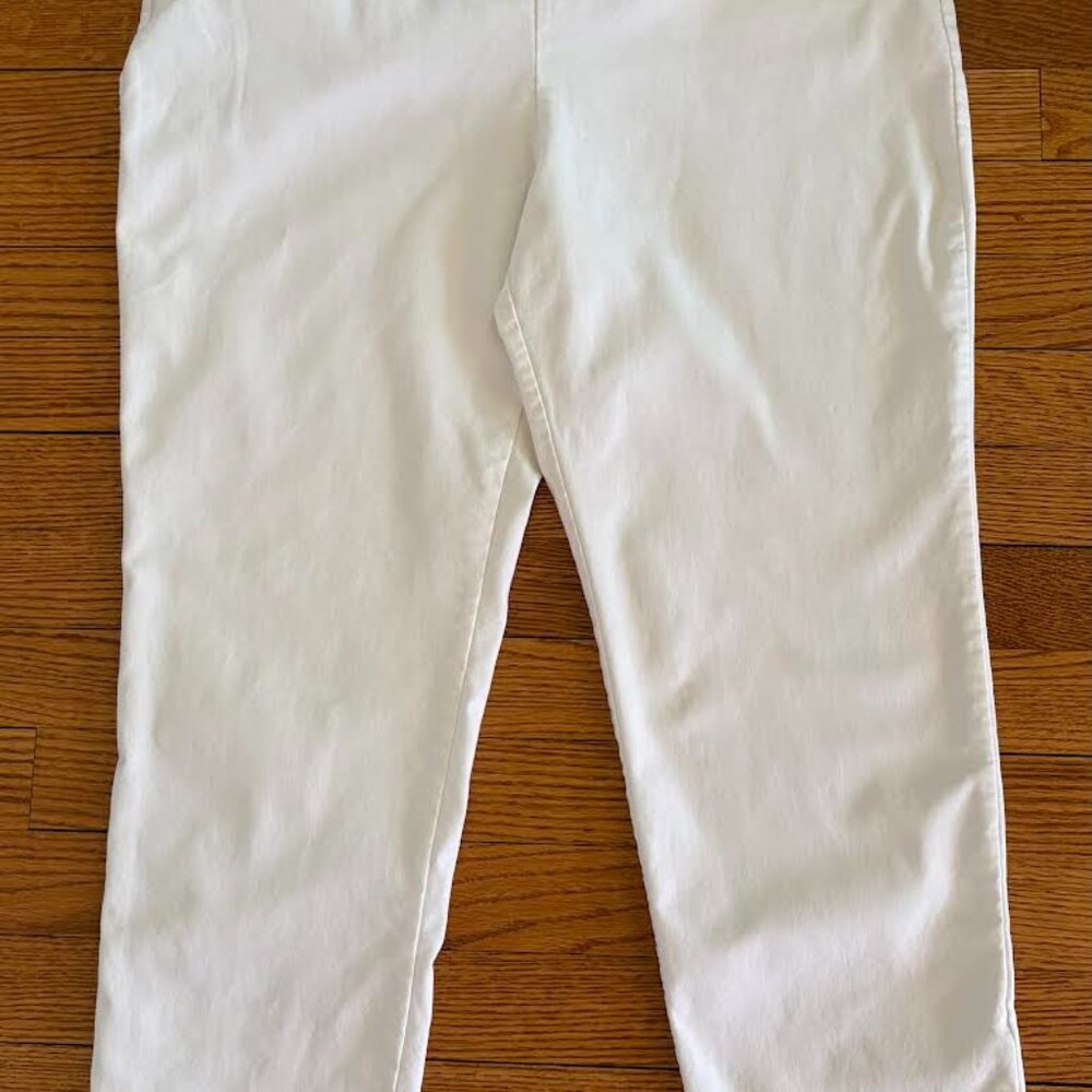 Chicos White Perfect Slimming Cropped Pants R 14